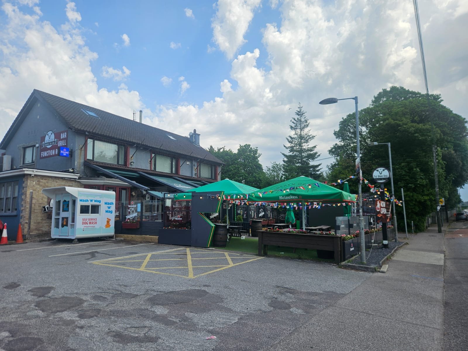 WashNWag self-service dog wash station on Douglas Road, Cork